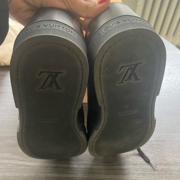 Men's authentic LOUIS VUITTON
Damier Cobalt Frontrow! - Picture 6 of 11